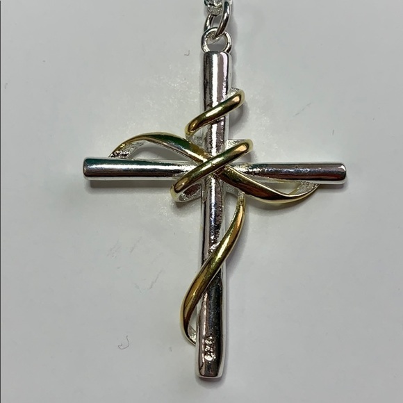 Sterling Silver Cross on Chain - Picture 4 of 8